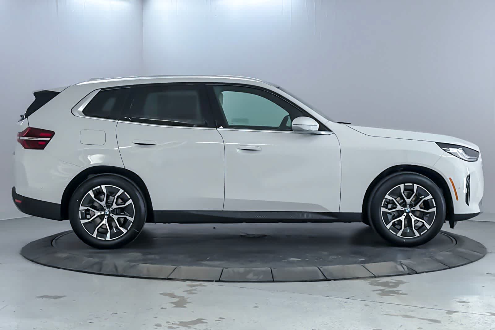 Thumbnail: 2026 BMW X3 - 8