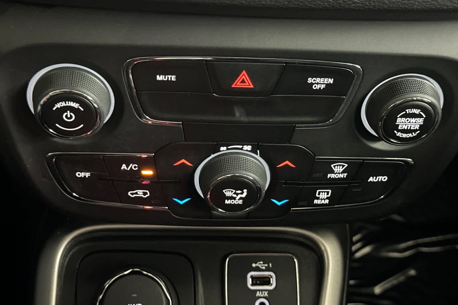Thumbnail: 2020 Jeep Compass - 20