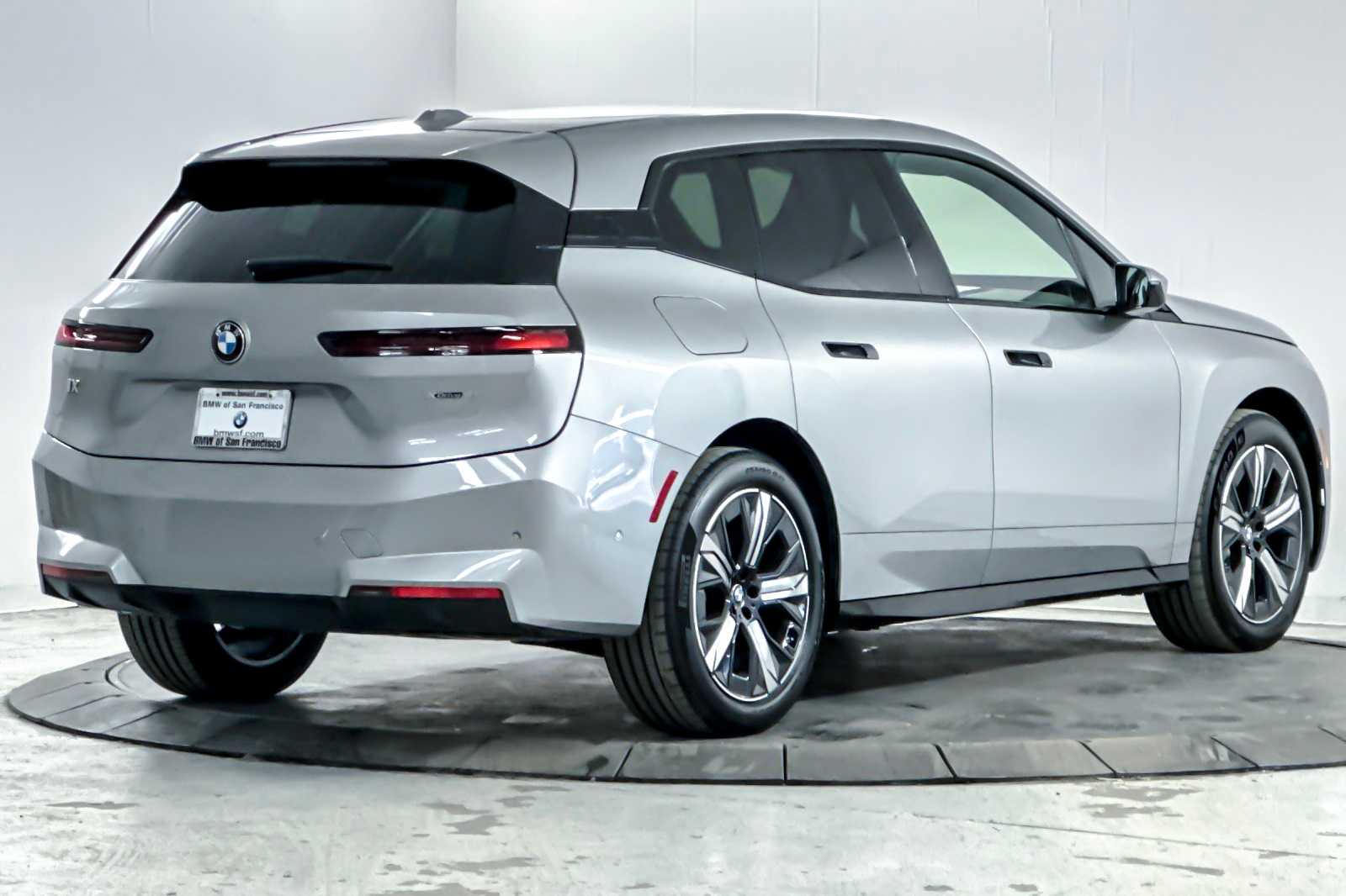 Thumbnail: 2026 BMW iX - 2