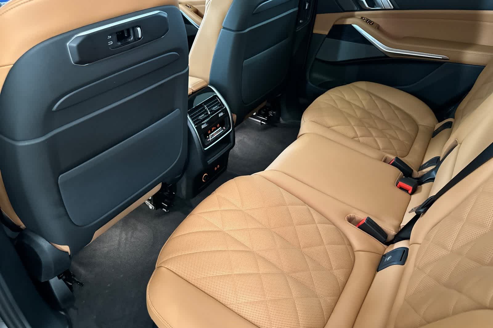 Thumbnail: 2026 BMW X7 - 4