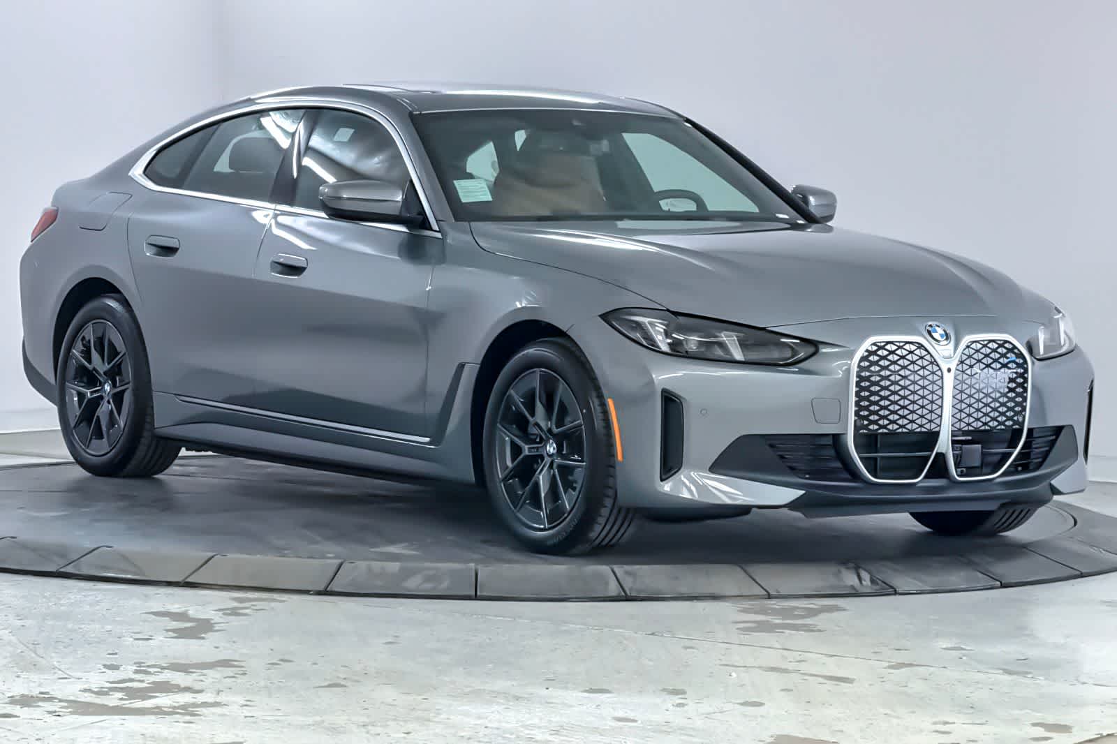 Thumbnail: 2026 BMW i4 - 9