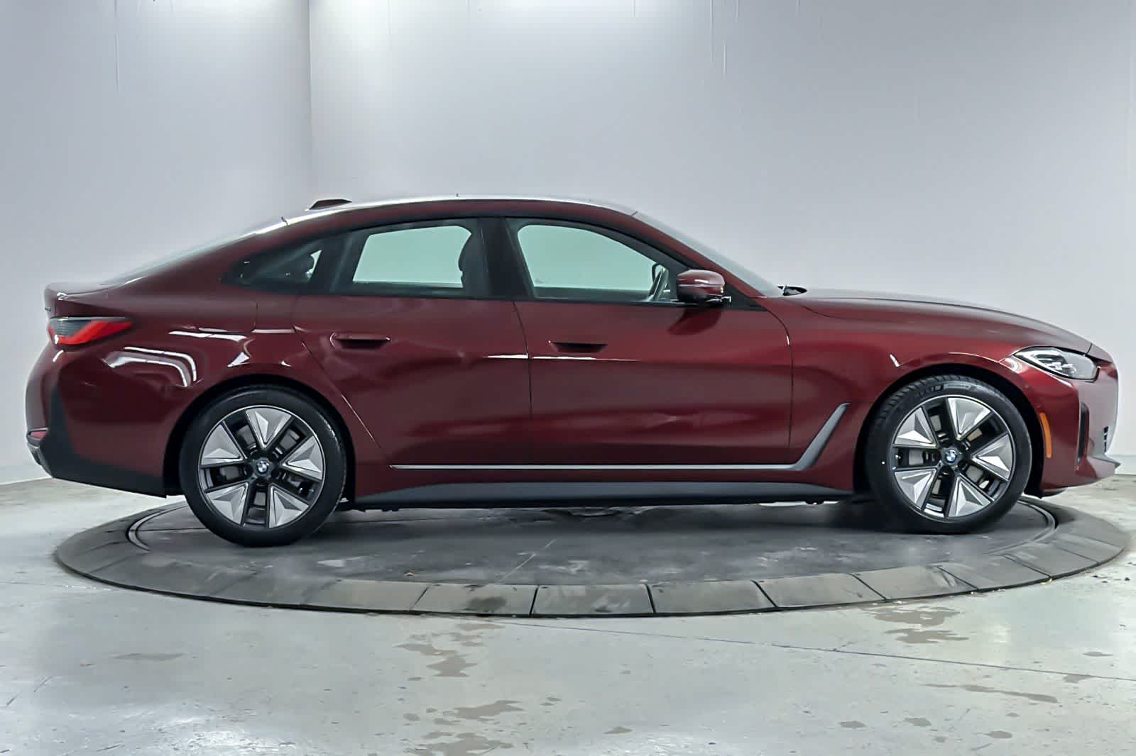 Thumbnail: 2023 BMW i4 - 8