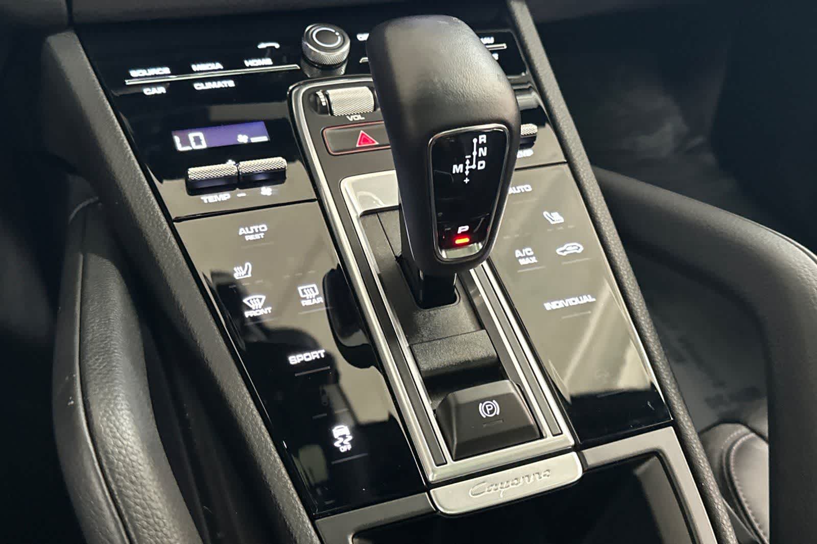 Thumbnail: 2023 Porsche Cayenne - 18