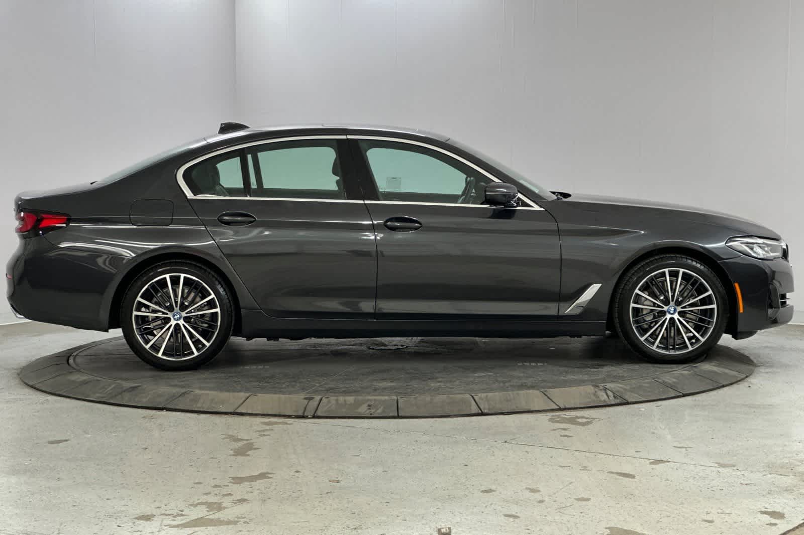 2022 BMW 5 Series 530e 8
