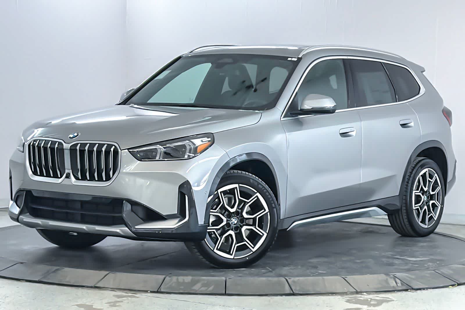 Thumbnail: 2026 BMW X1 - 1
