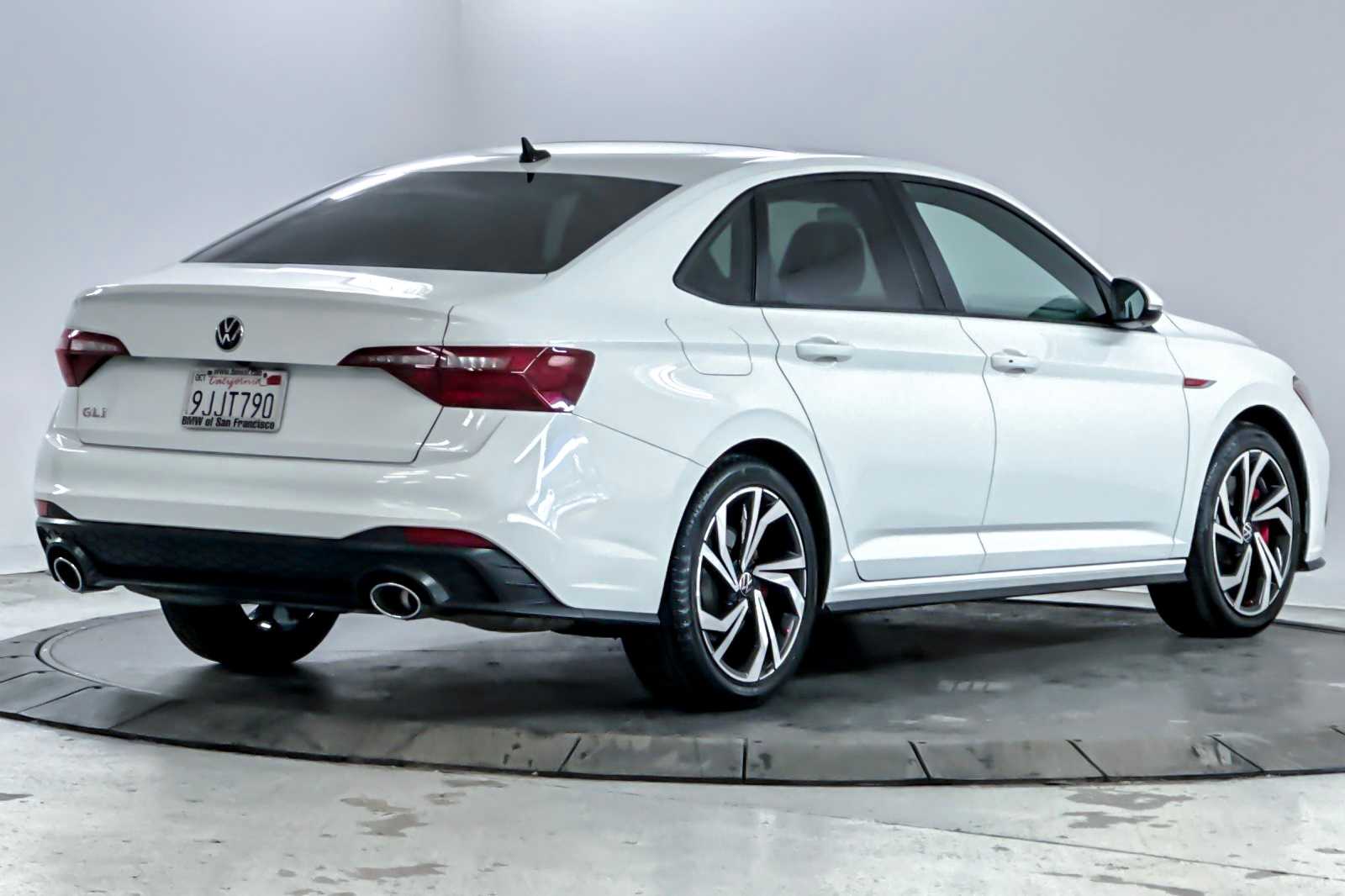 Thumbnail: 2022 Volkswagen Jetta - 2