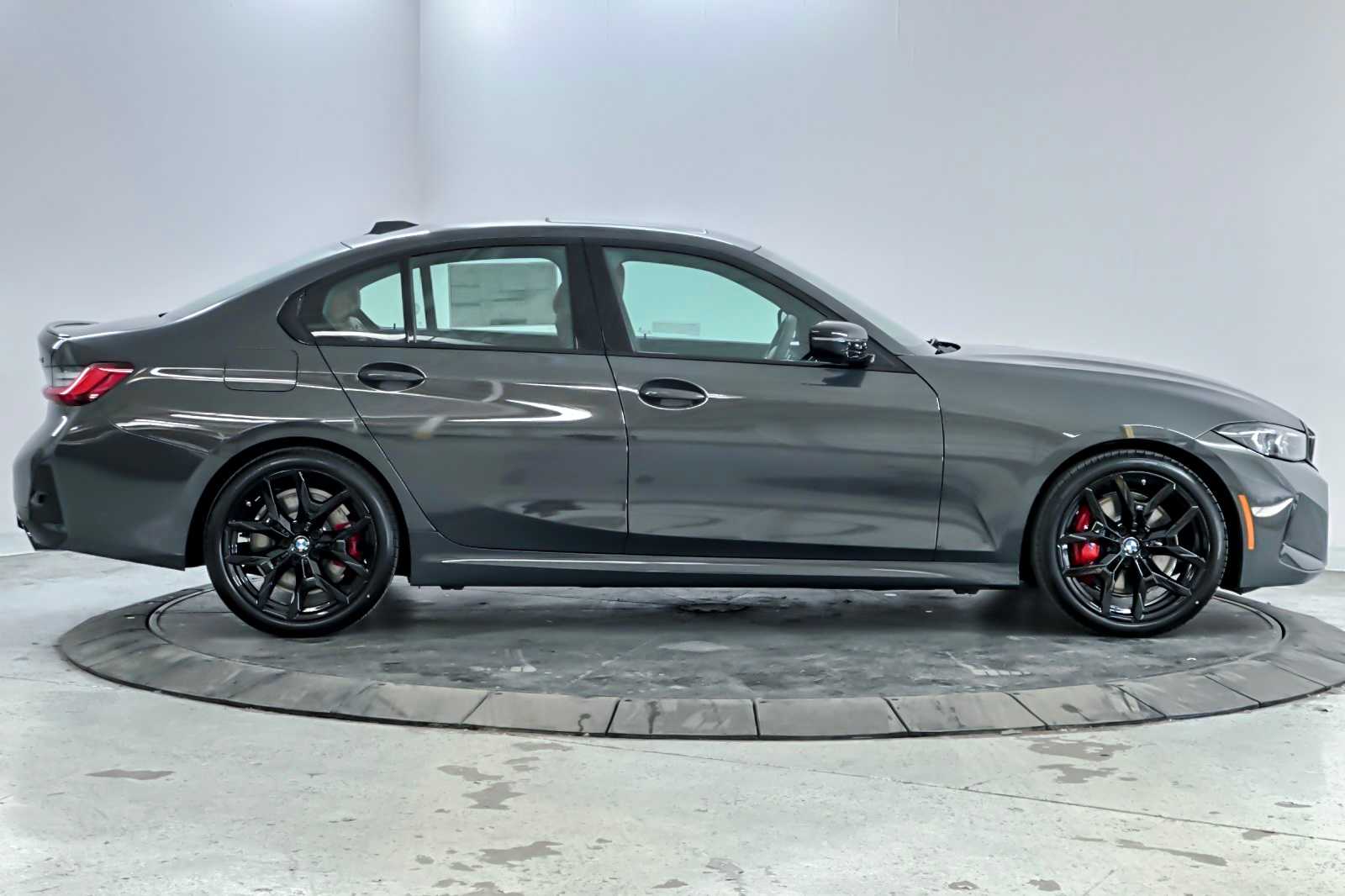 Thumbnail: 2026 BMW 3 Series - 8