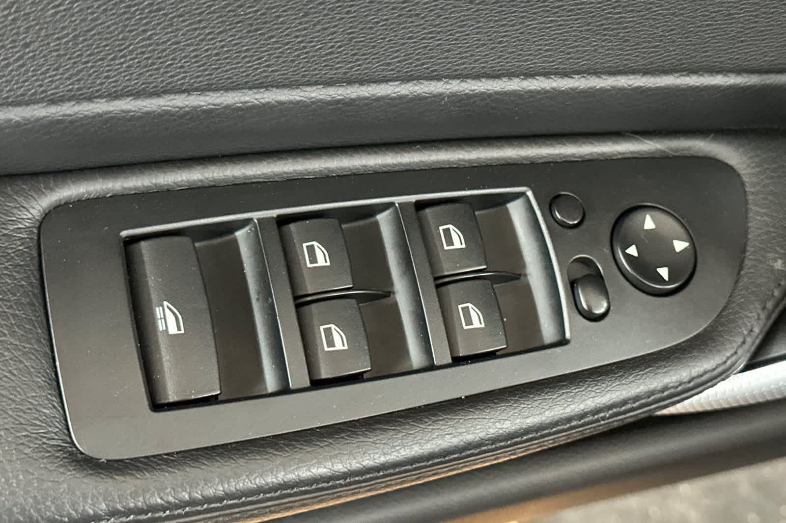 Thumbnail: 2013 BMW 1 Series - 16