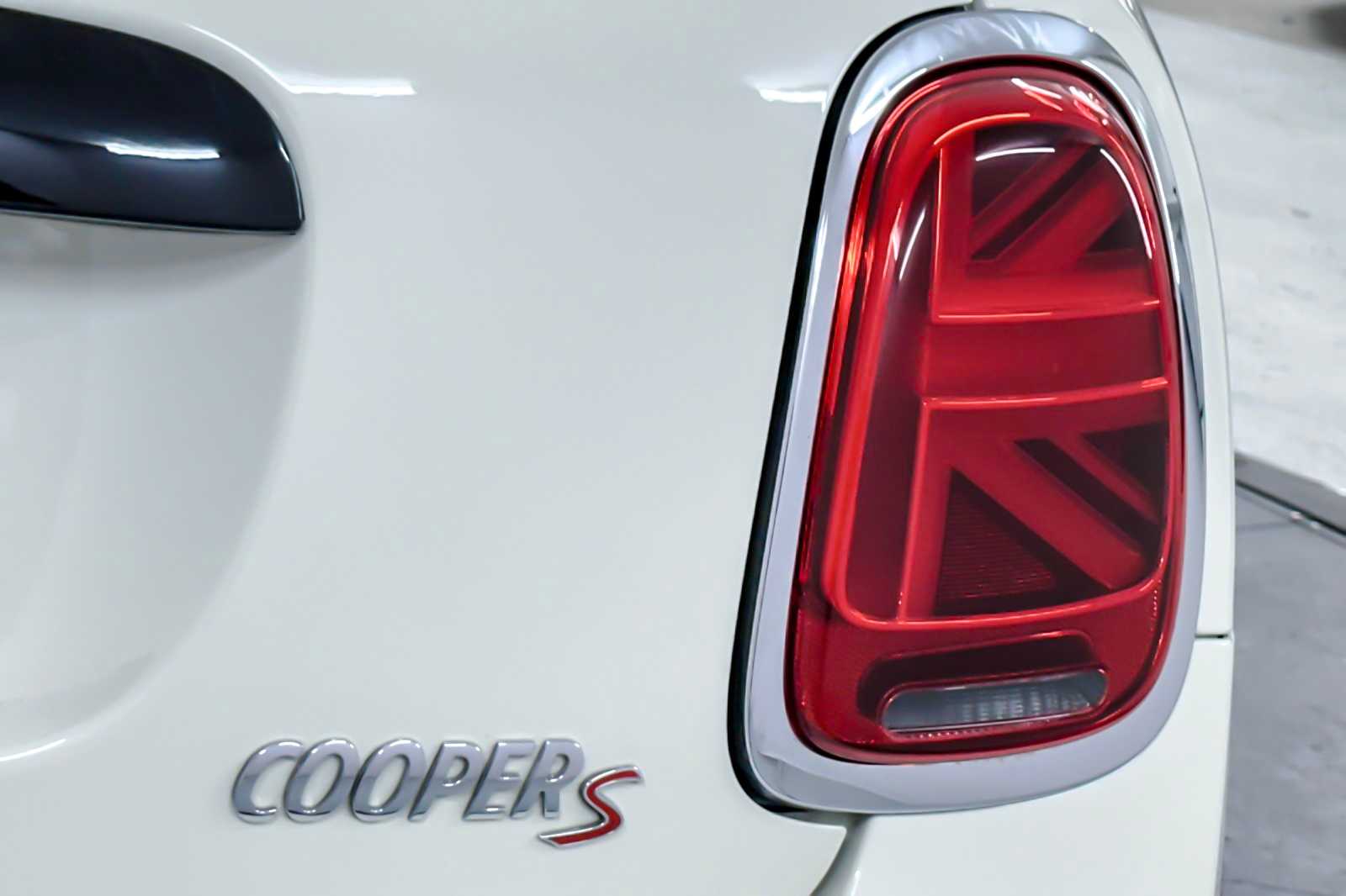 Thumbnail: 2023 MINI Cooper Hardtop - 28
