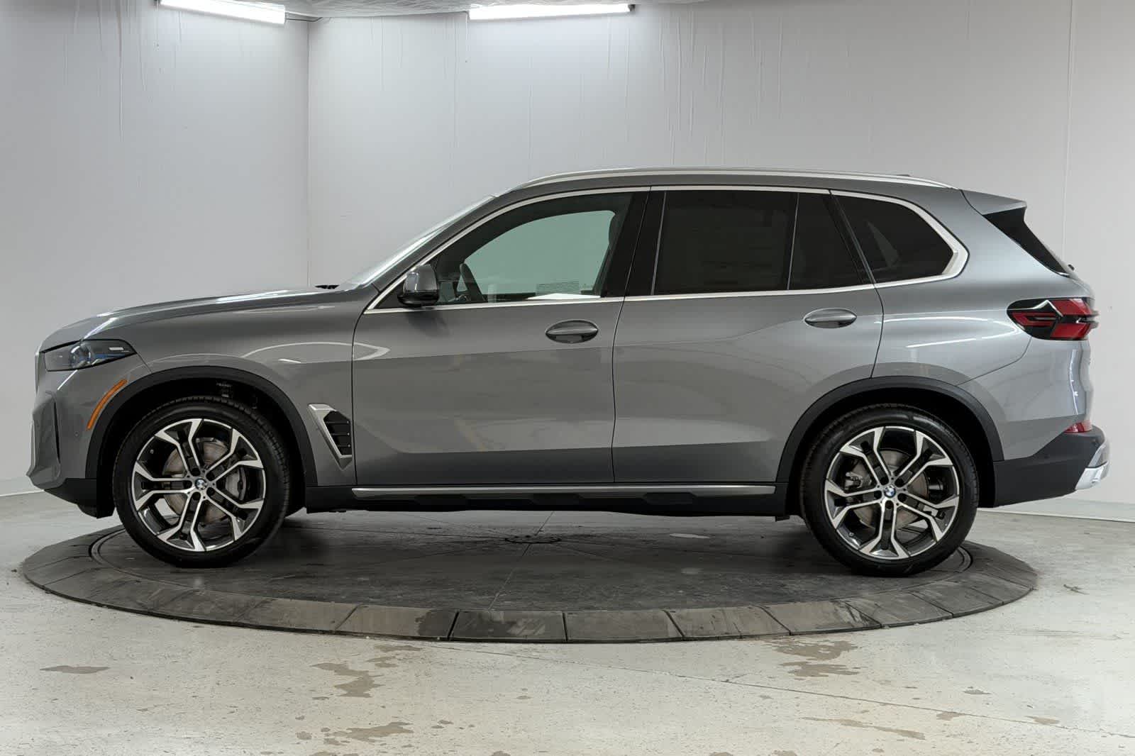 Thumbnail: 2026 BMW X5 - 5