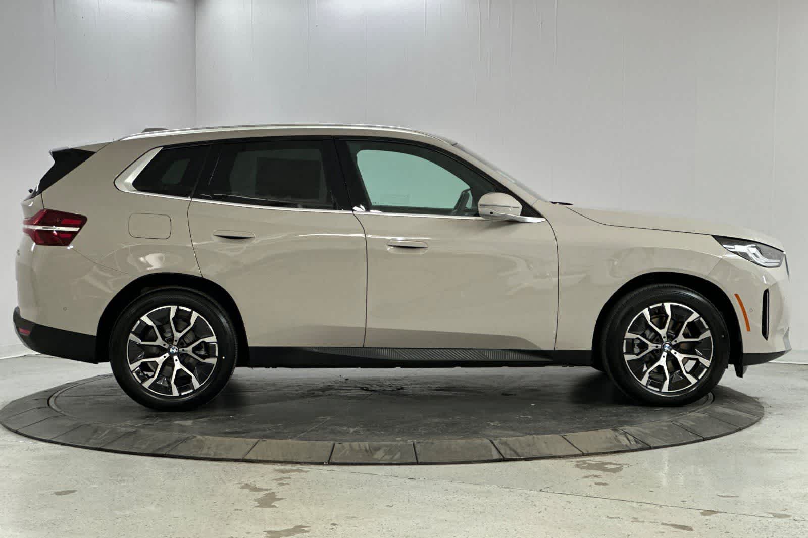 Thumbnail: 2025 BMW X3 - 8