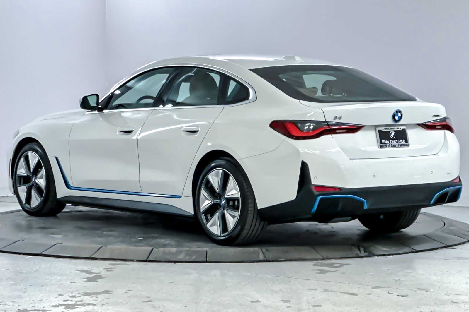 Thumbnail: 2022 BMW i4 - 6