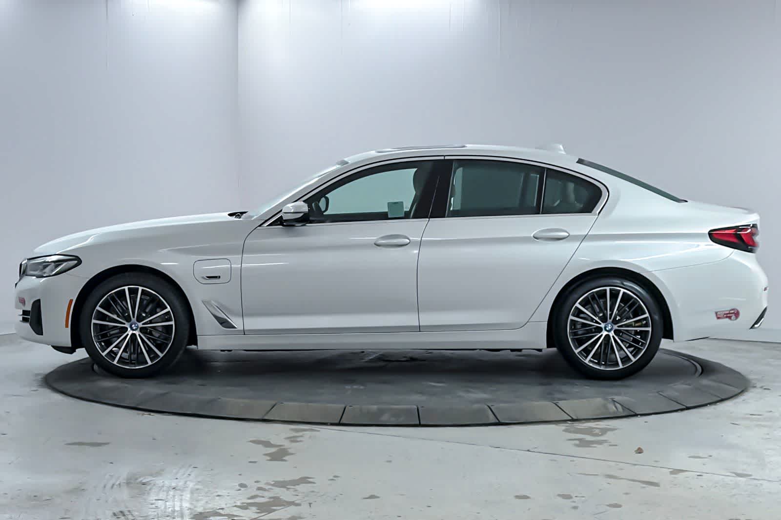 Thumbnail: 2023 BMW 5 Series - 5