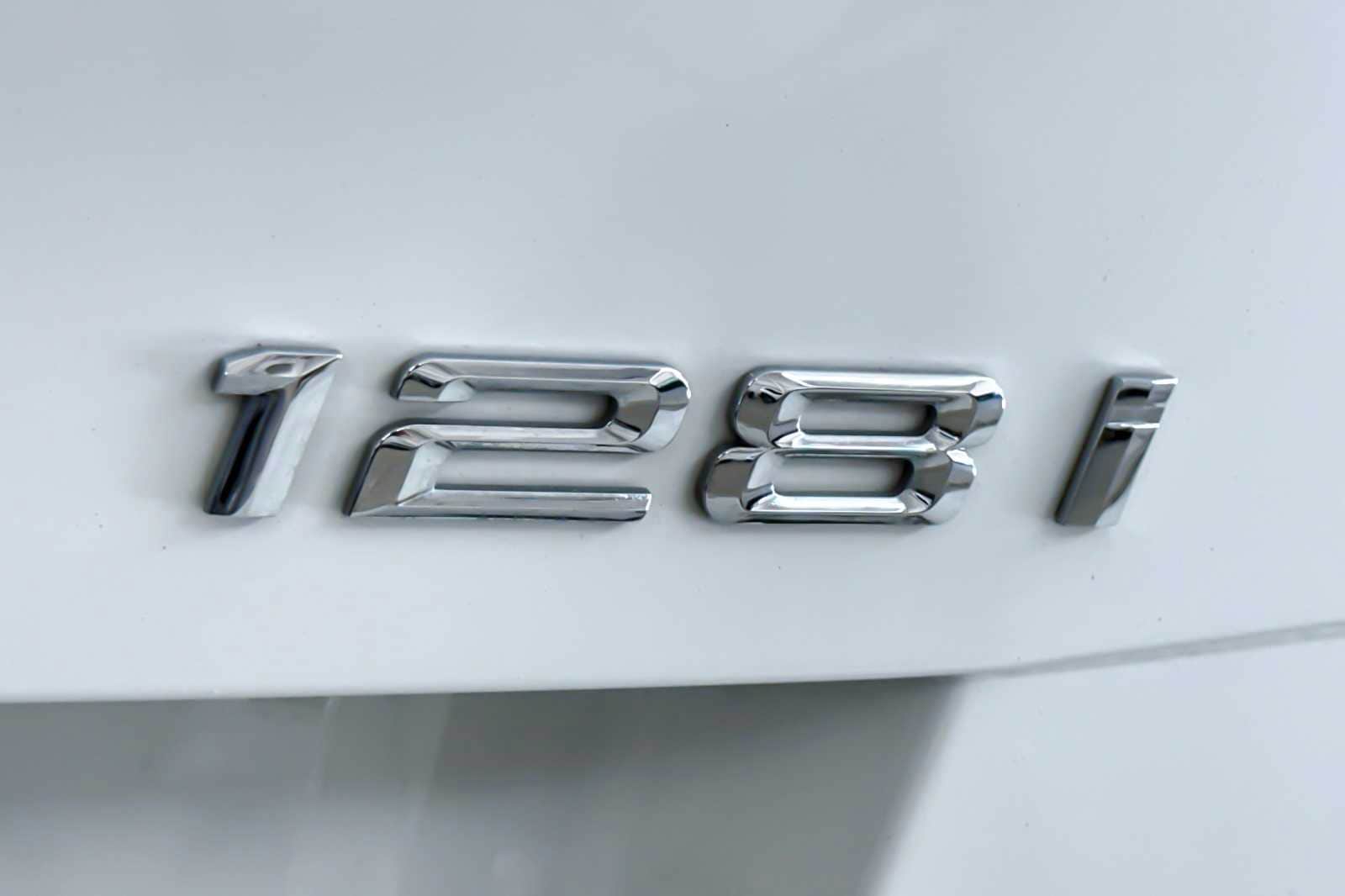 Thumbnail: 2012 BMW 1 Series - 13