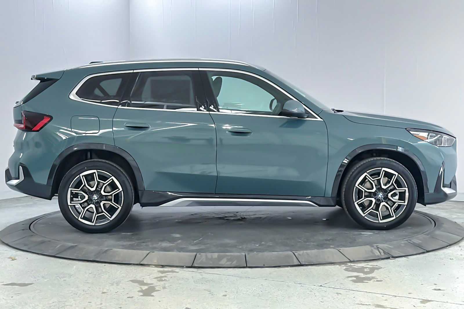 Thumbnail: 2026 BMW X1 - 8