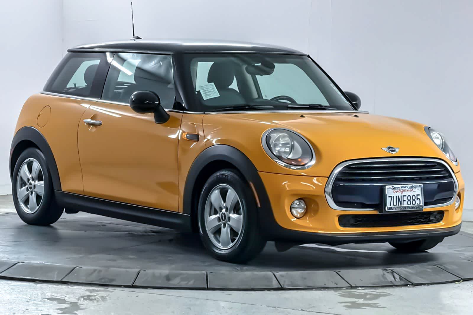 Thumbnail: 2016 MINI Cooper Hardtop - 9