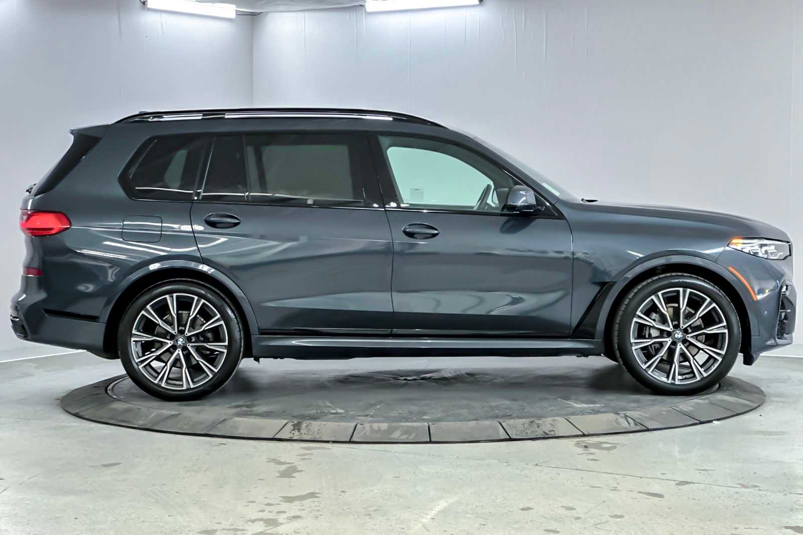 2022 BMW X7 xDrive40i 8