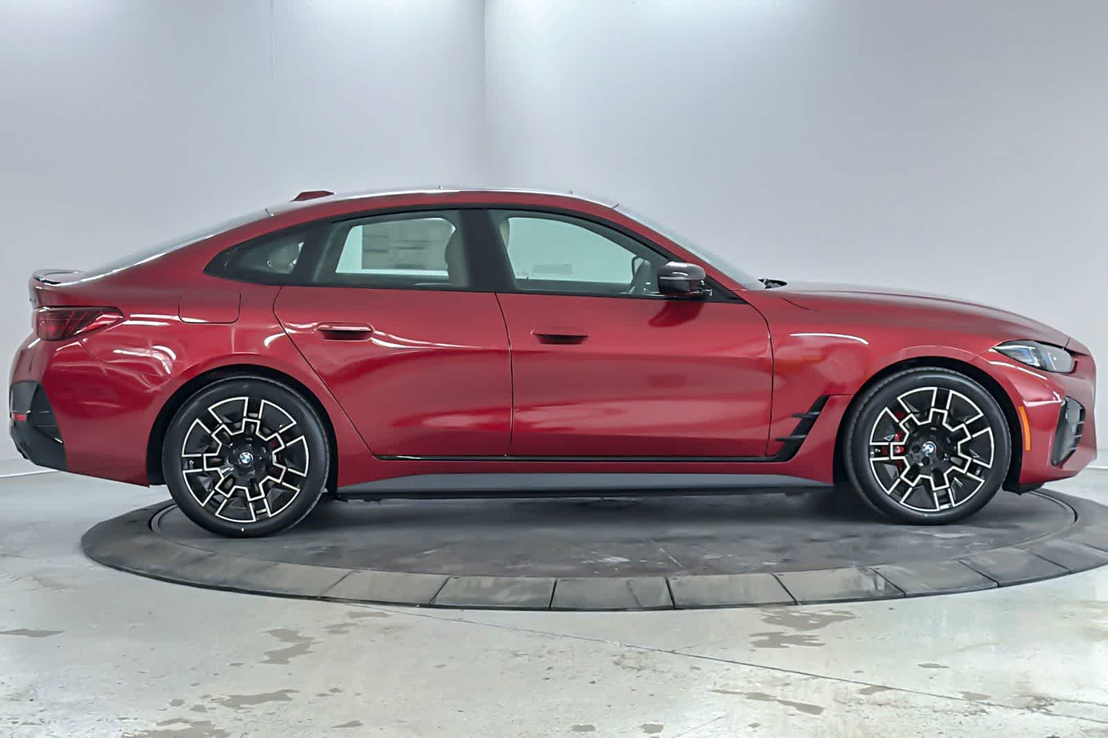 Thumbnail: 2026 BMW i4 - 8