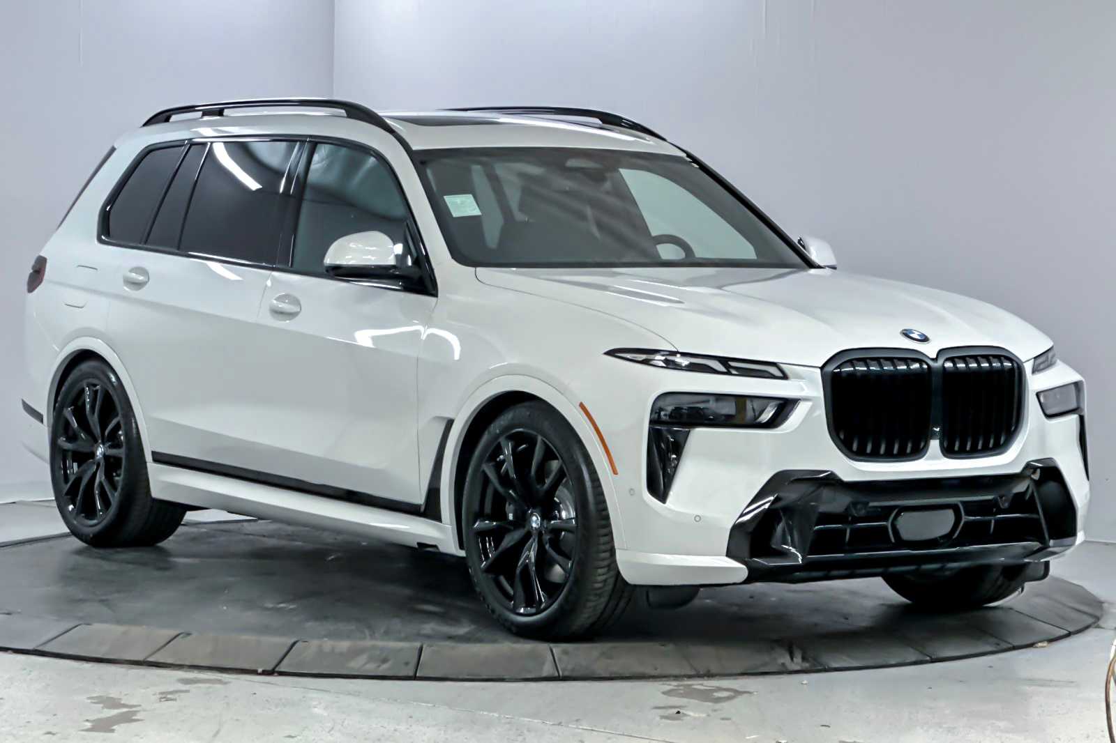 Thumbnail: 2026 BMW X7 - 9