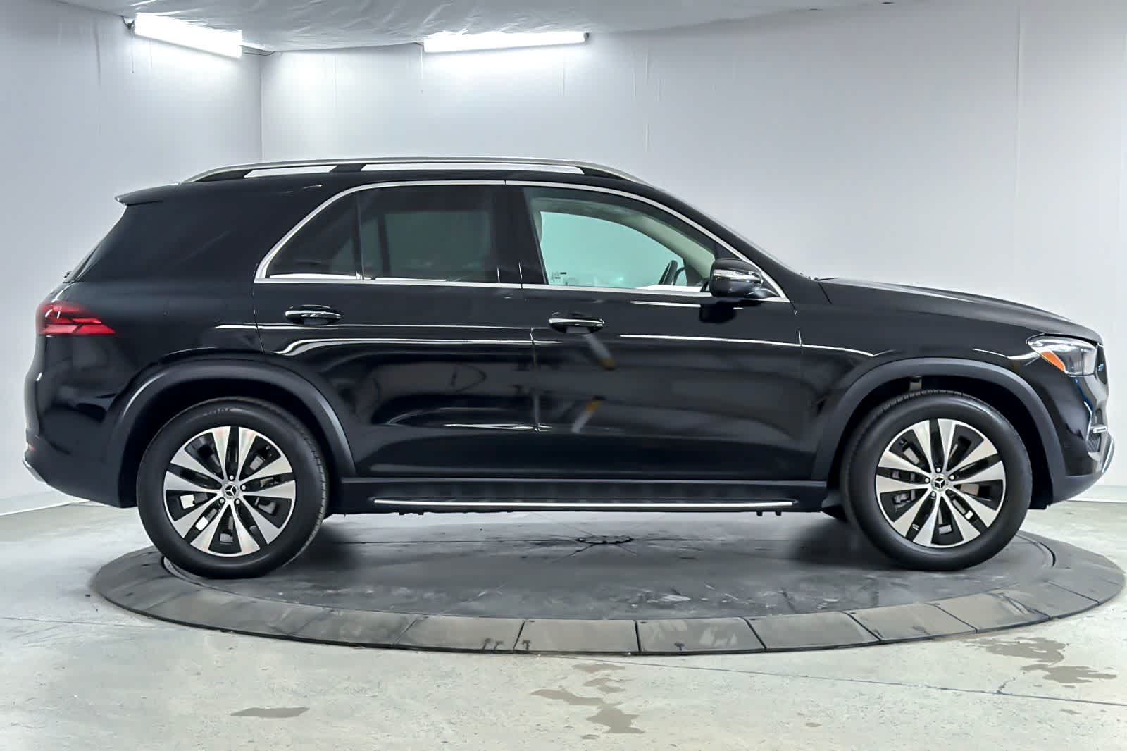 Thumbnail: 2026 Mercedes-Benz GLE - 8