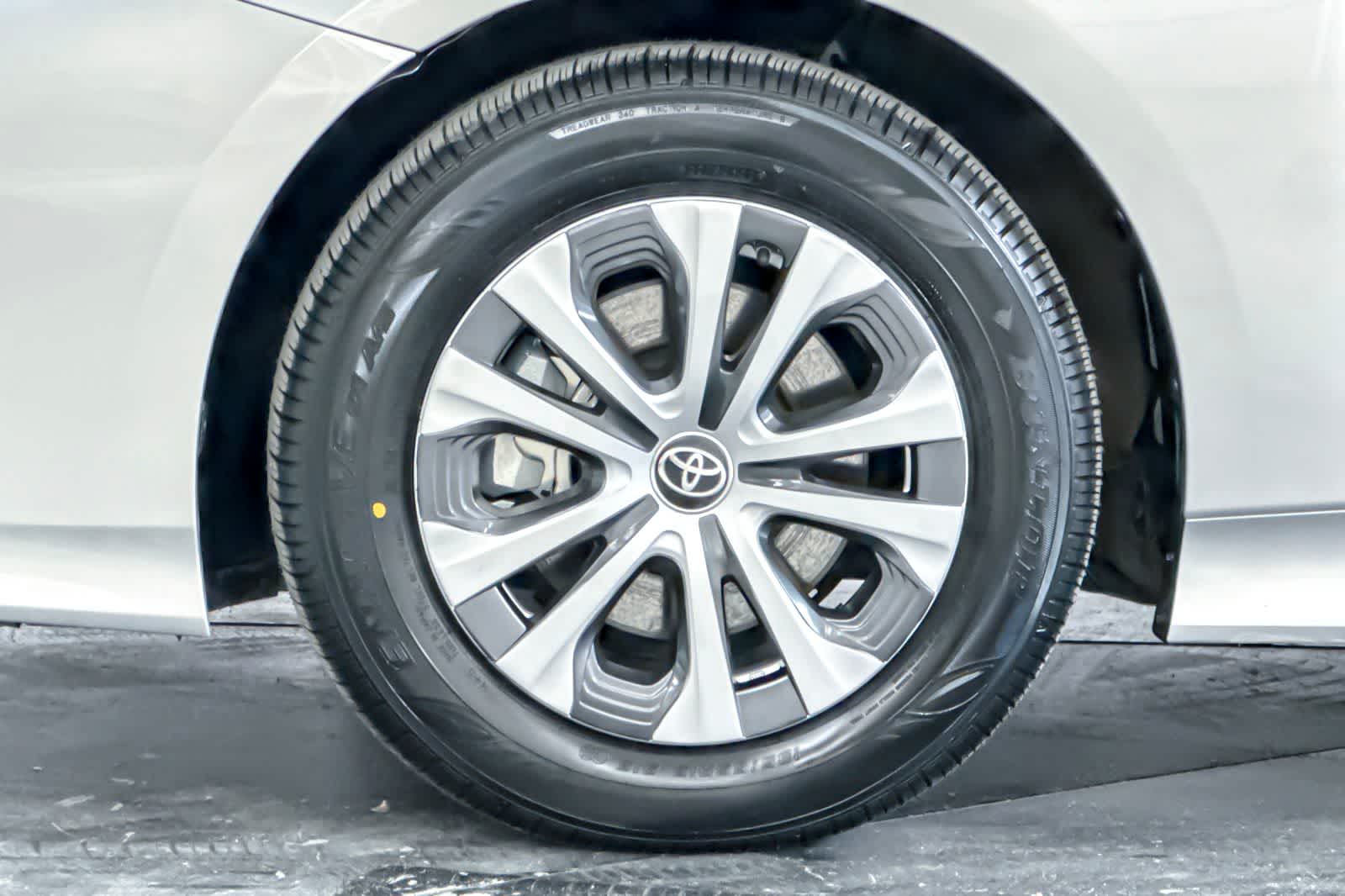 Thumbnail: 2020 Toyota Prius Prime - 26