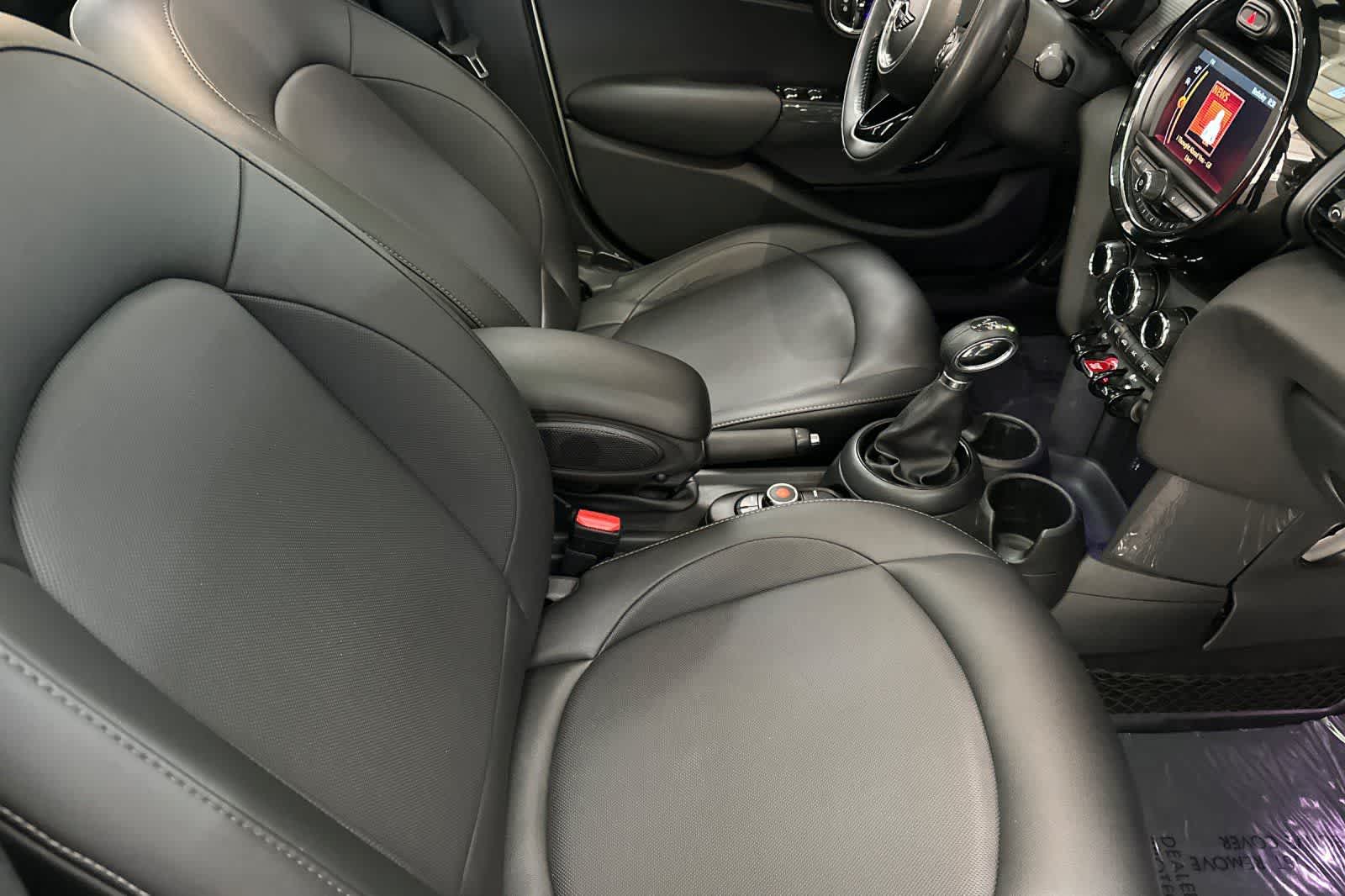 Thumbnail: 2019 MINI Cooper Hardtop - 16