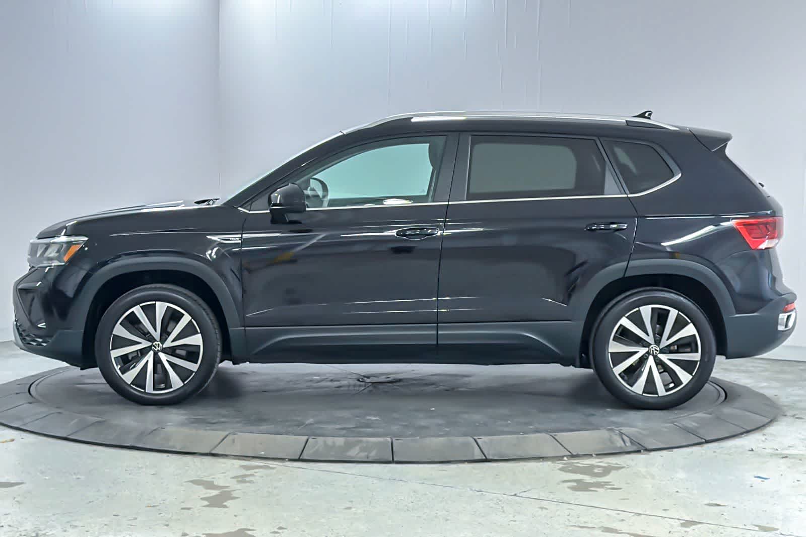 Thumbnail: 2023 Volkswagen Taos - 5