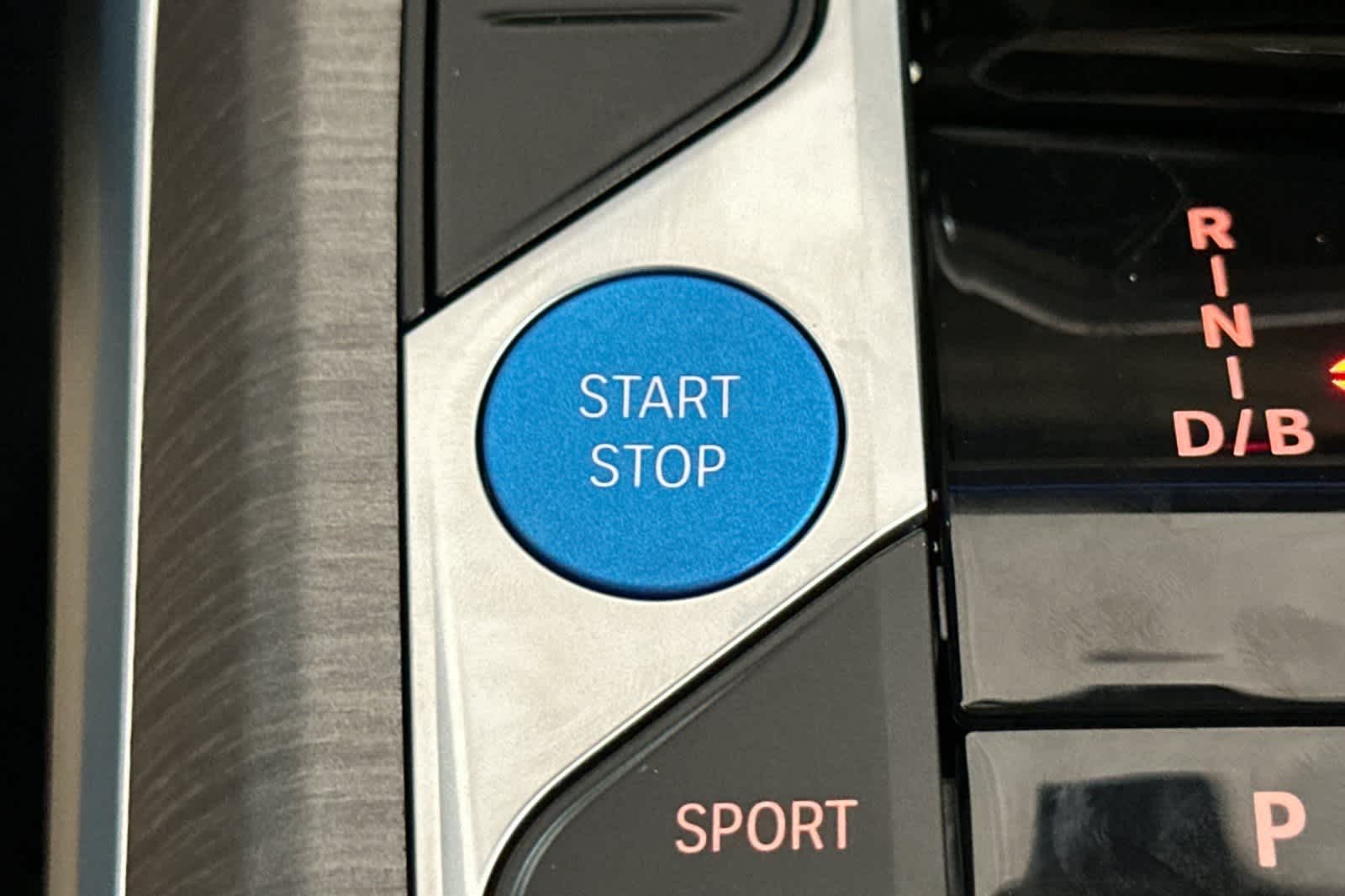 Thumbnail: 2025 BMW i4 - 22