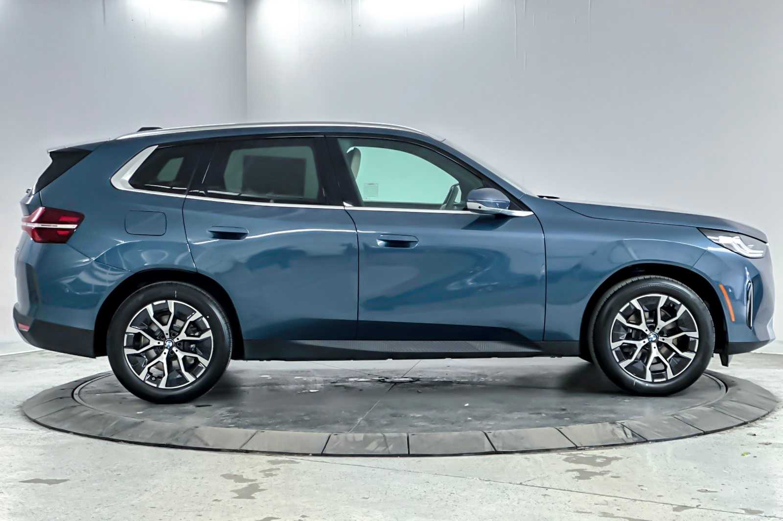 Thumbnail: 2026 BMW X3 - 8