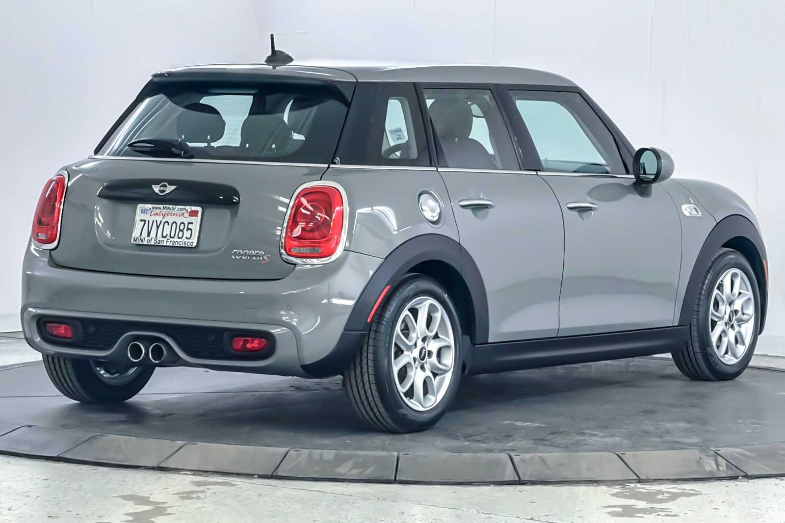 Thumbnail: 2016 MINI Cooper Hardtop - 2