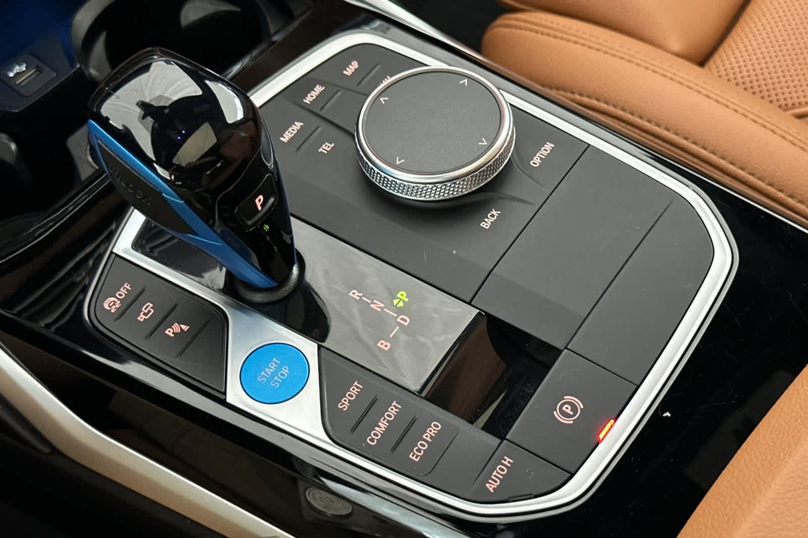 Thumbnail: 2022 BMW i4 - 21