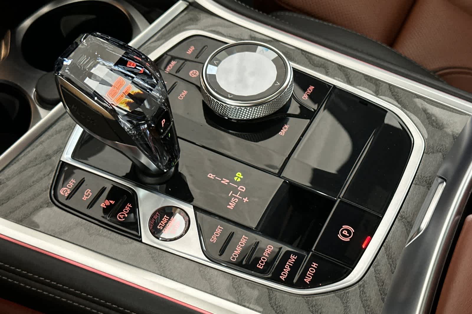 Thumbnail: 2022 BMW 8 Series - 21