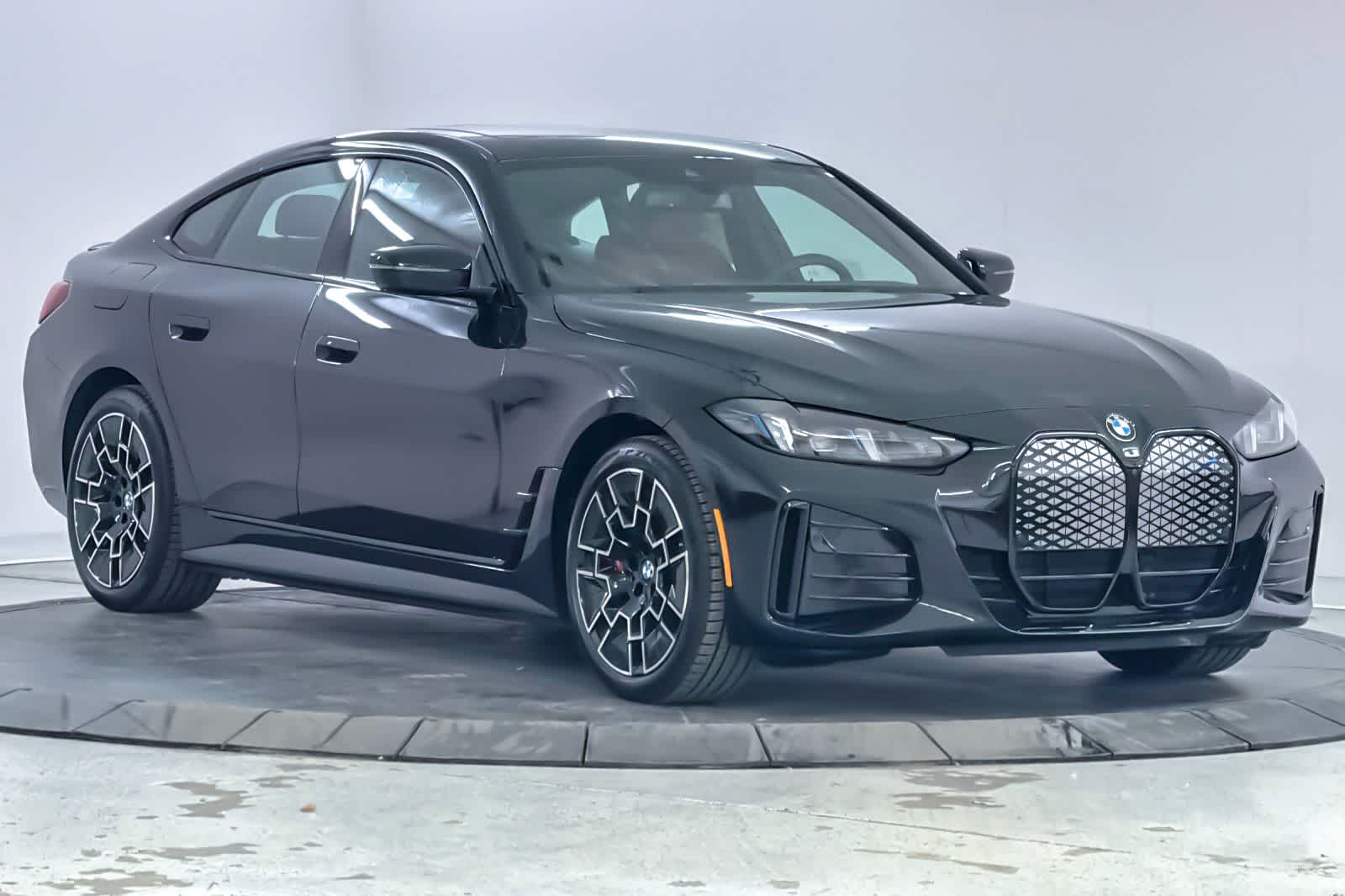 Thumbnail: 2026 BMW i4 - 9
