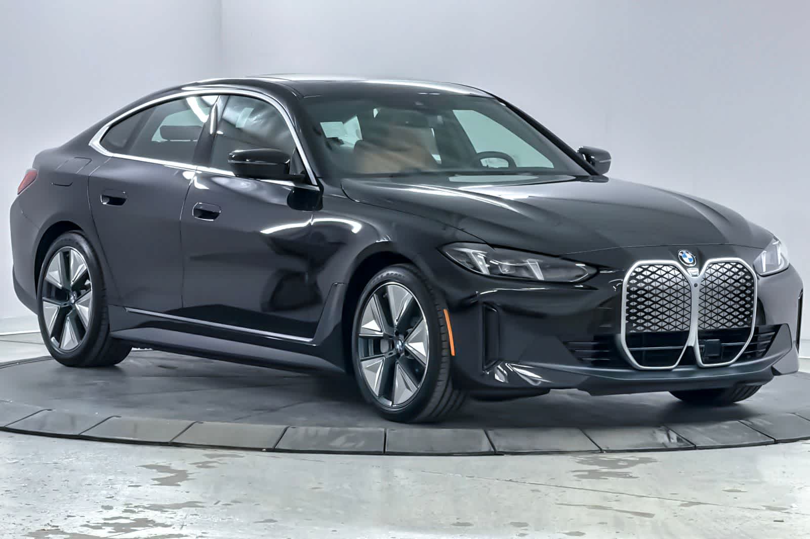 Thumbnail: 2026 BMW i4 - 9