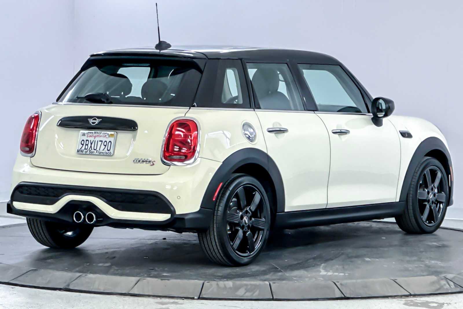 Thumbnail: 2023 MINI Cooper Hardtop - 2