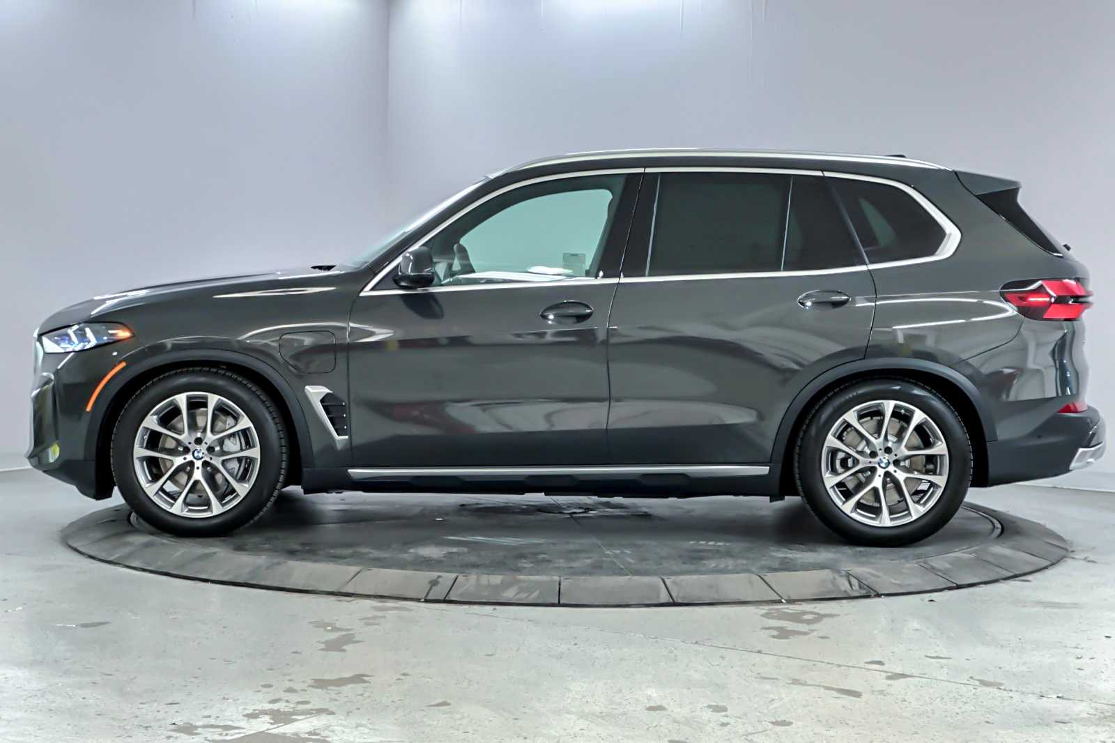 Thumbnail: 2026 BMW X5 - 5