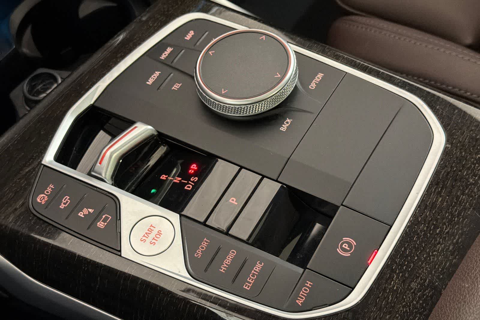 Thumbnail: 2023 BMW 3 Series - 21