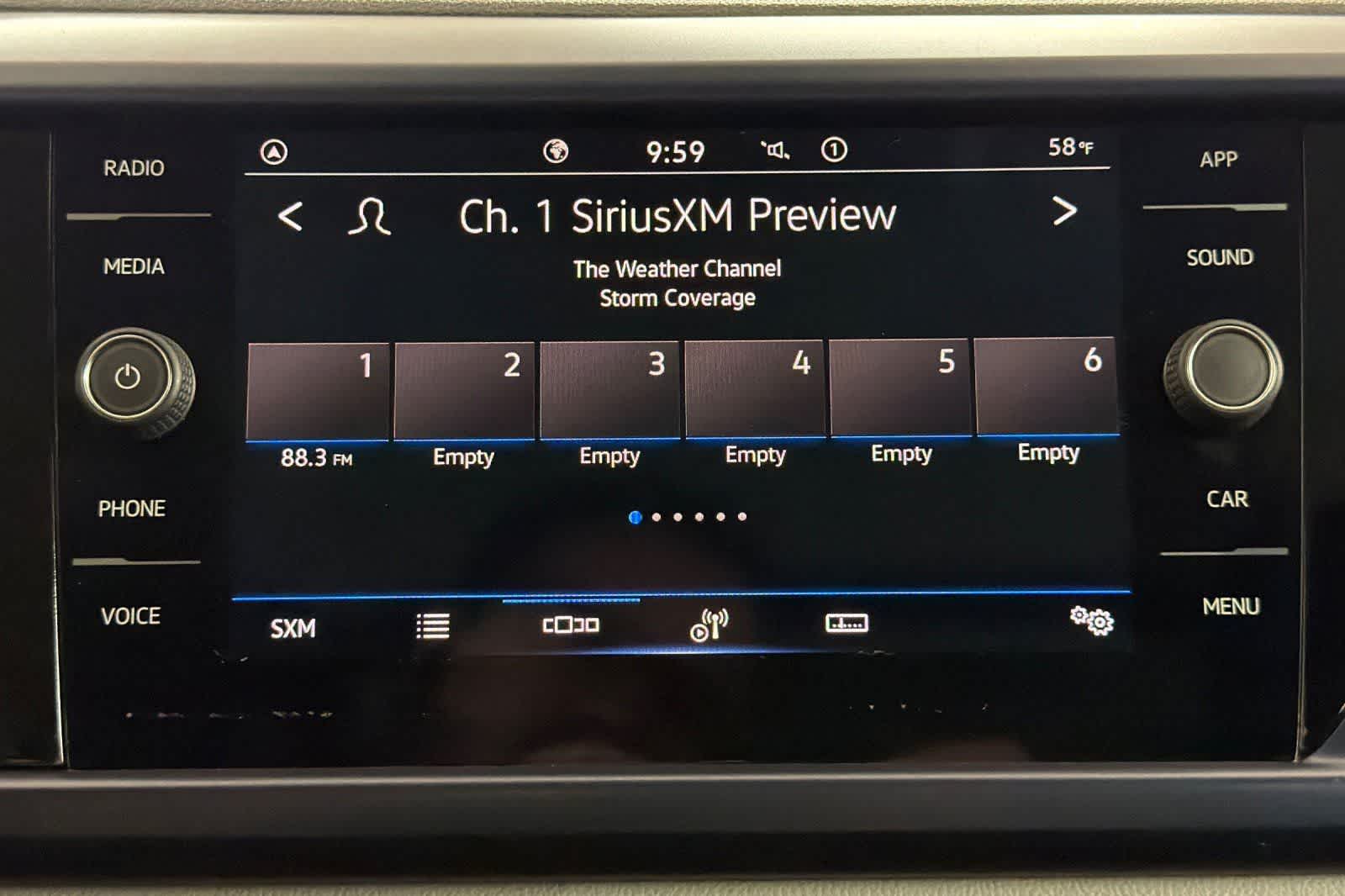 Thumbnail: 2023 Volkswagen Taos - 18