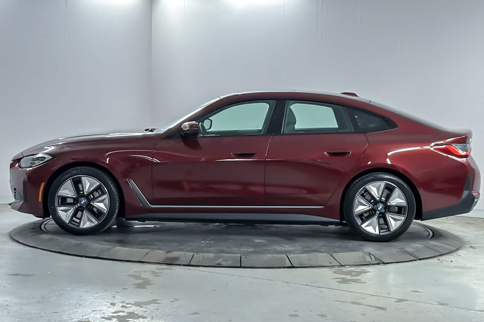 Thumbnail: 2023 BMW i4 - 5