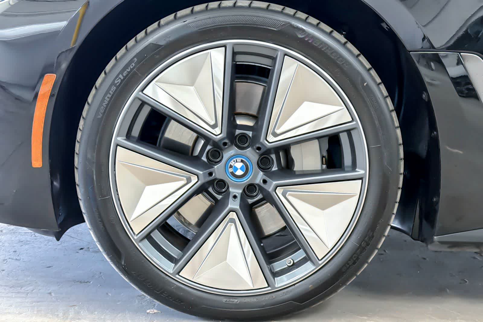 Thumbnail: 2023 BMW i4 - 26