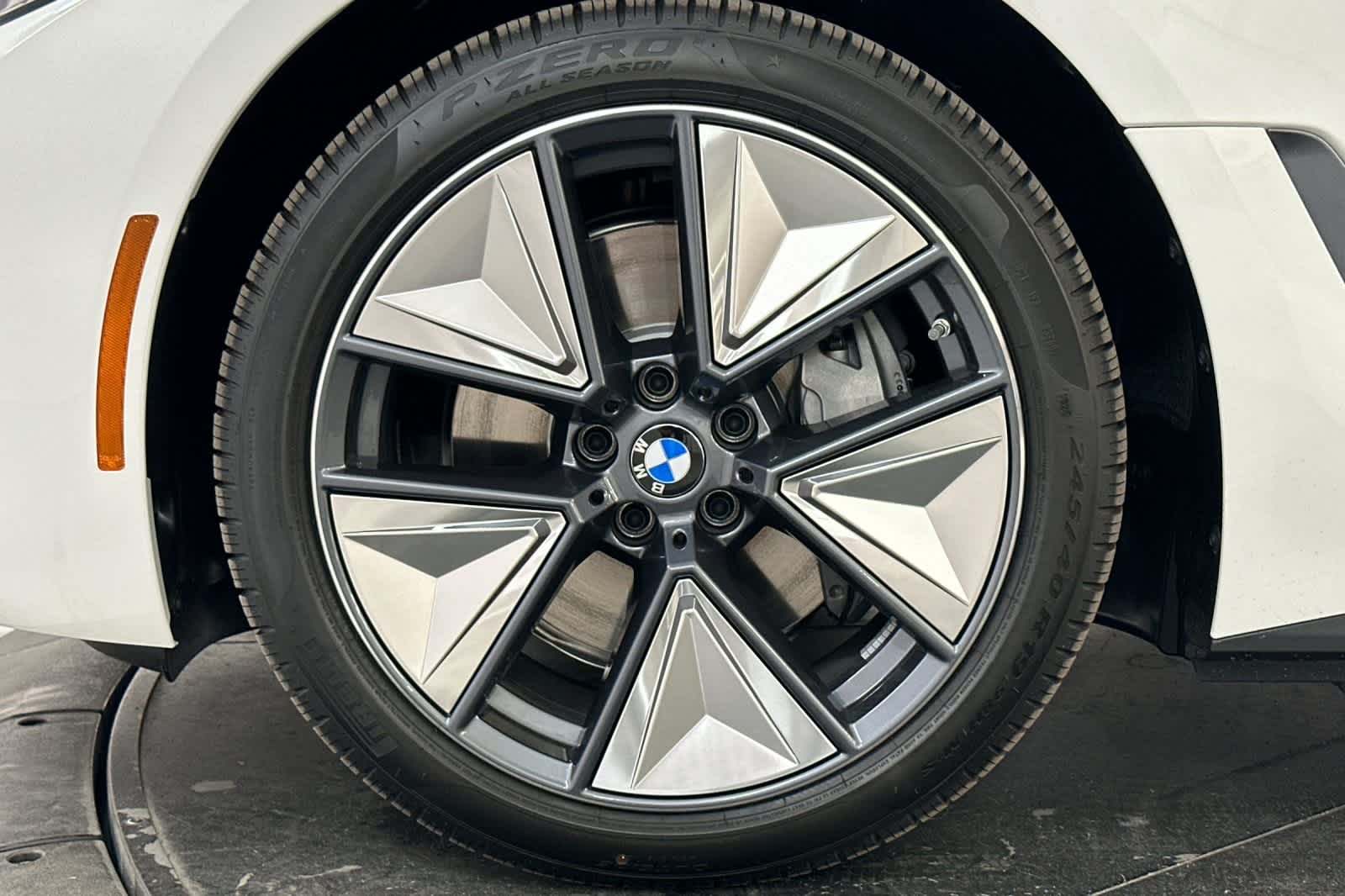 2025 BMW i4 eDrive40 24