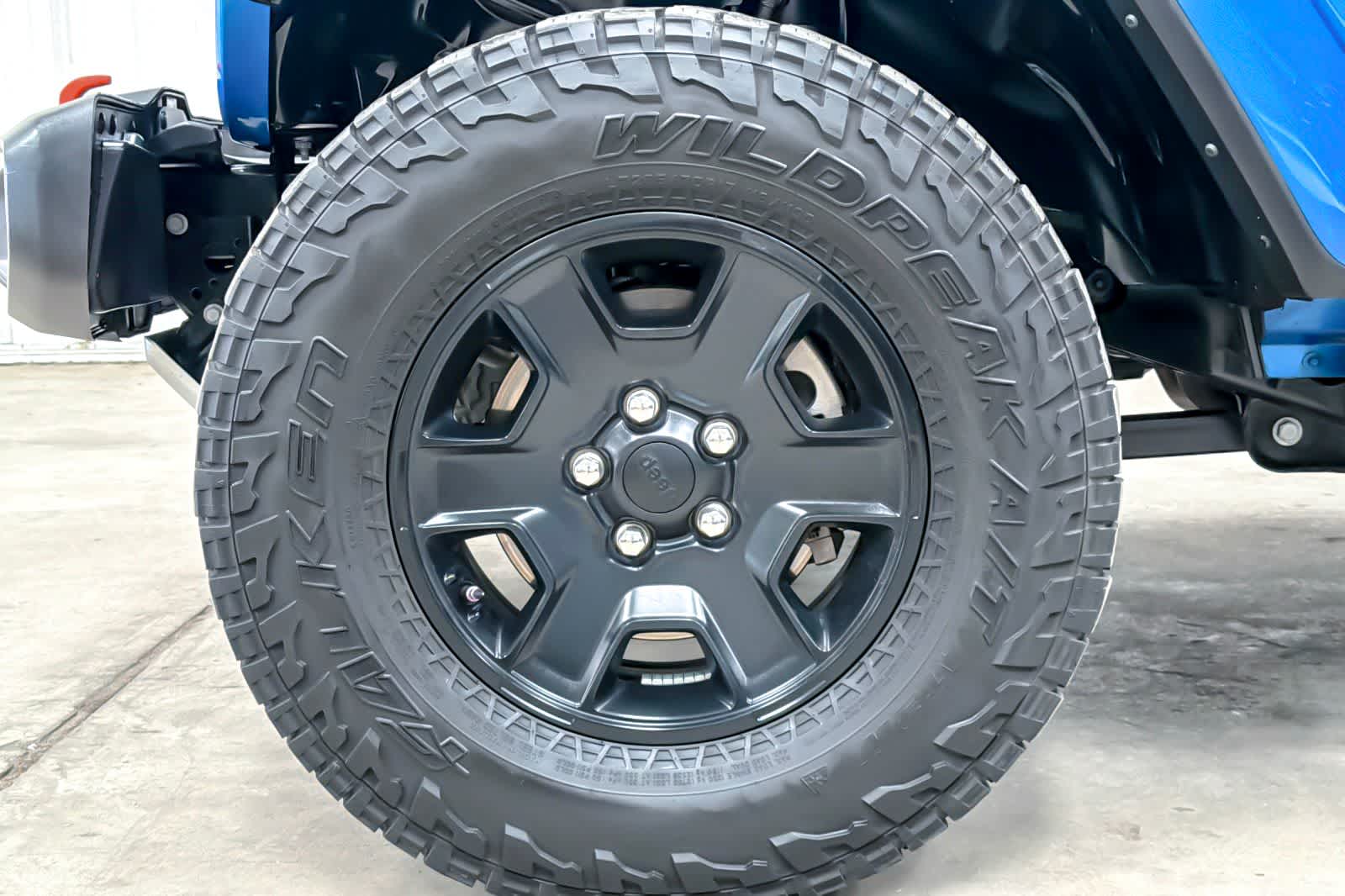 Thumbnail: 2023 Jeep Gladiator - 26