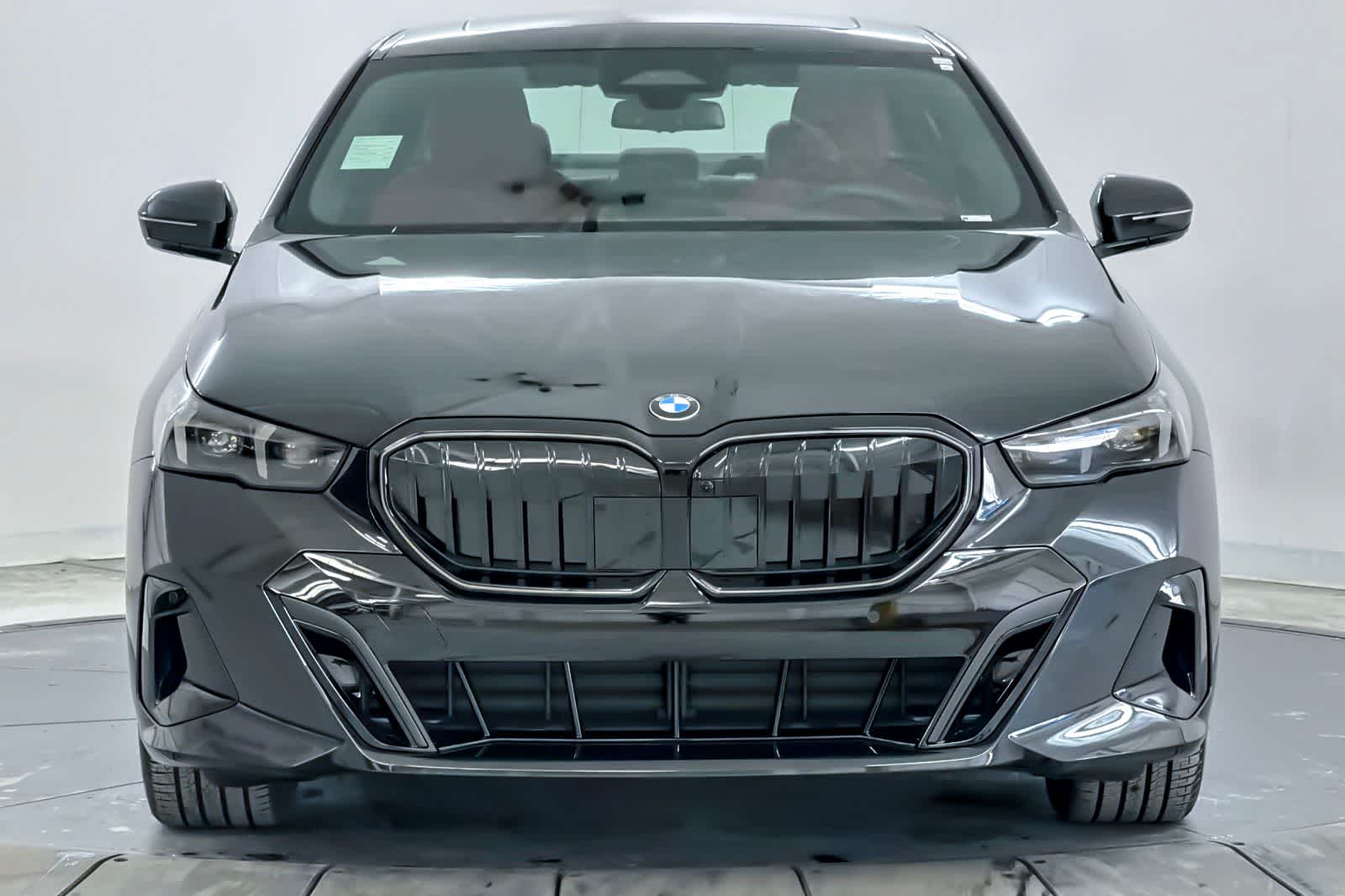 Thumbnail: 2026 BMW 5 Series - 10