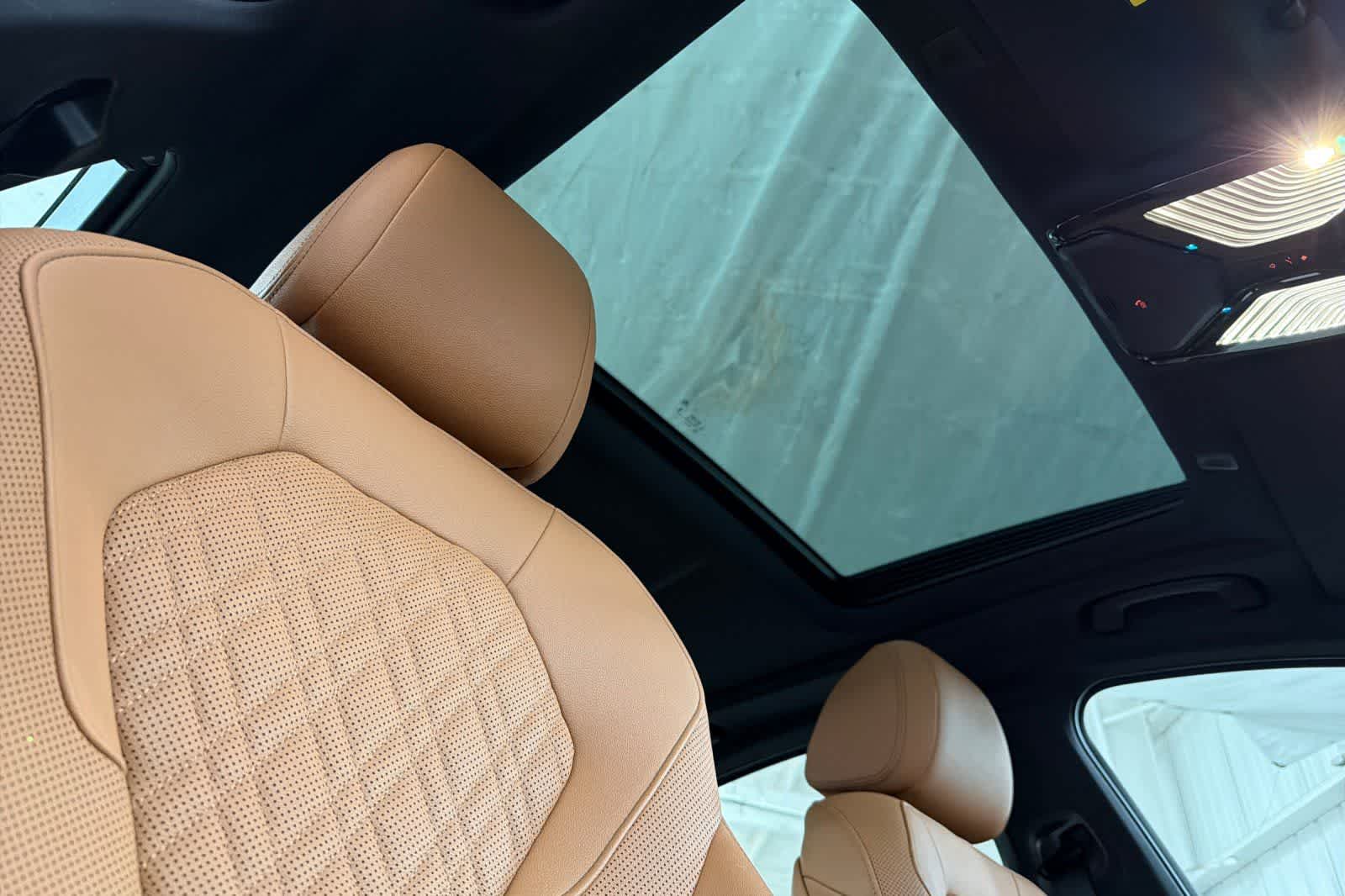 Thumbnail: 2023 BMW 5 Series - 16