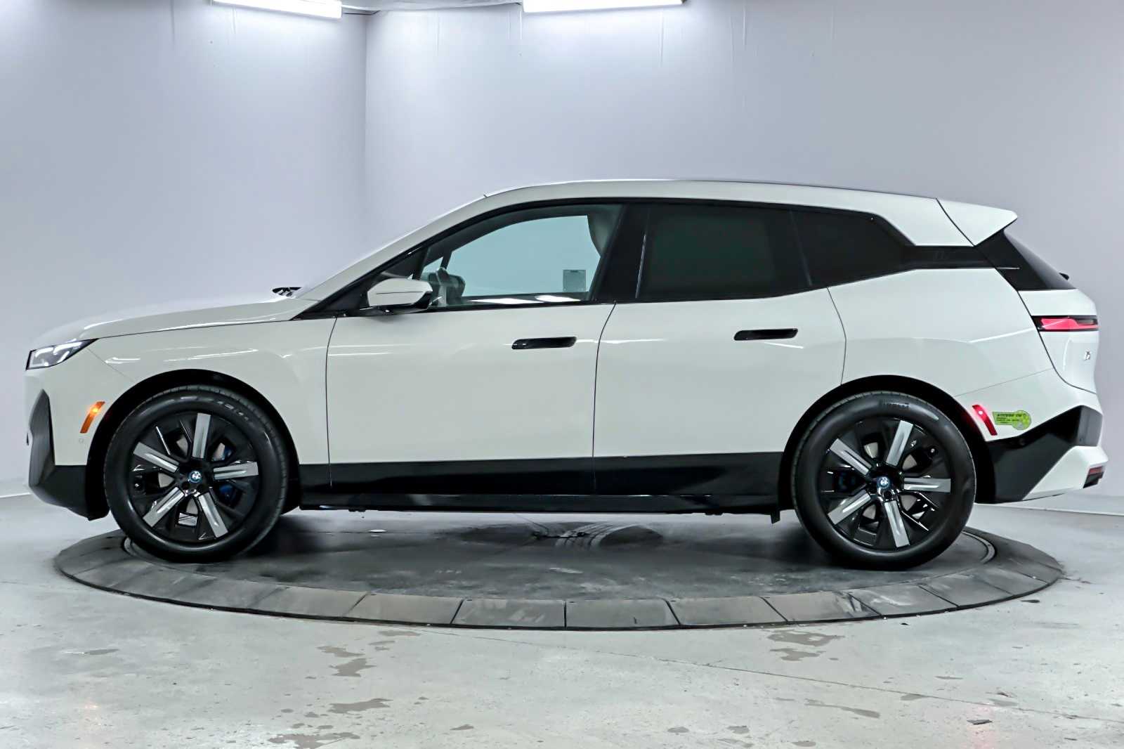 Thumbnail: 2023 BMW iX - 5