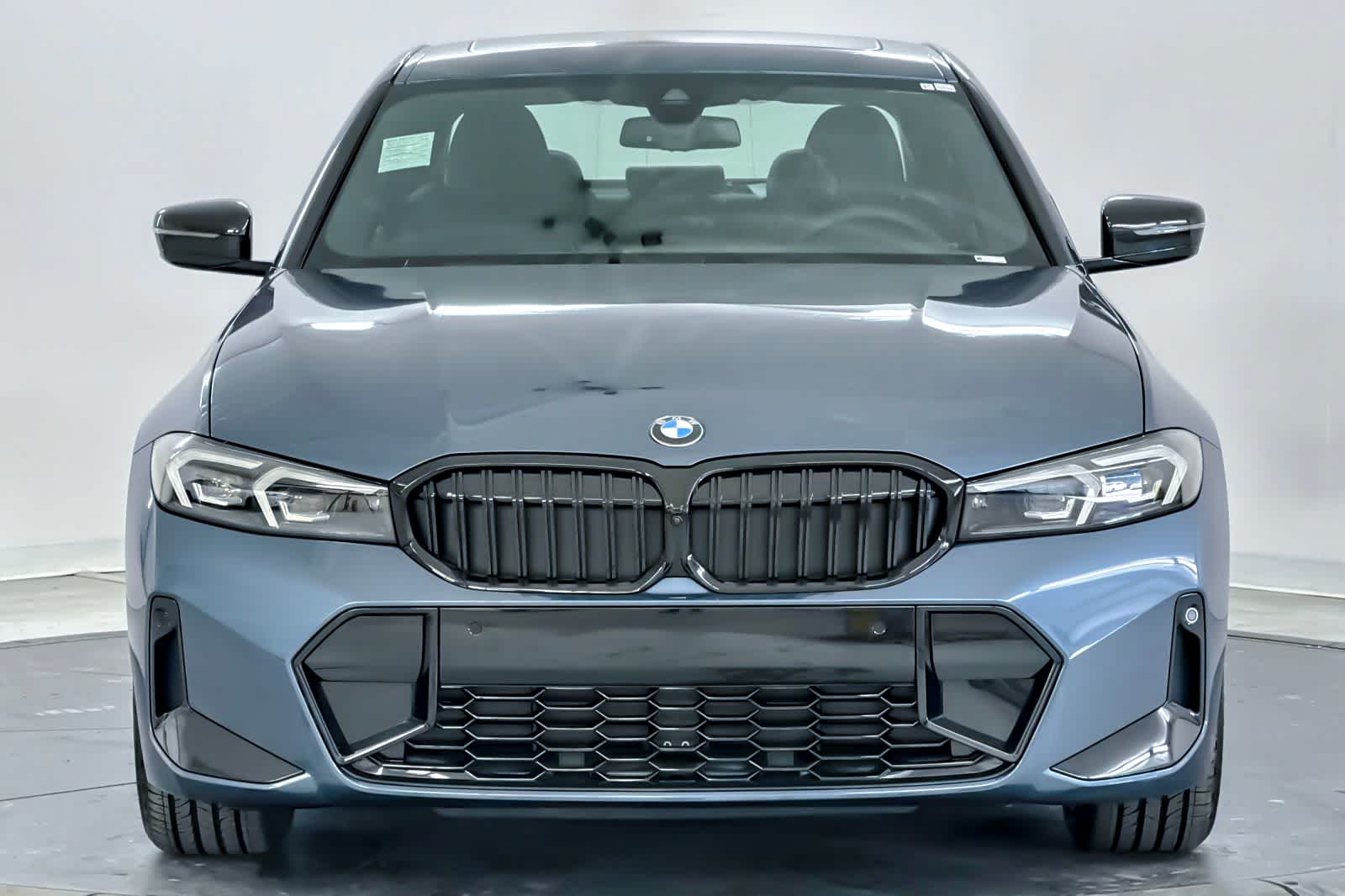 Thumbnail: 2026 BMW 3 Series - 10