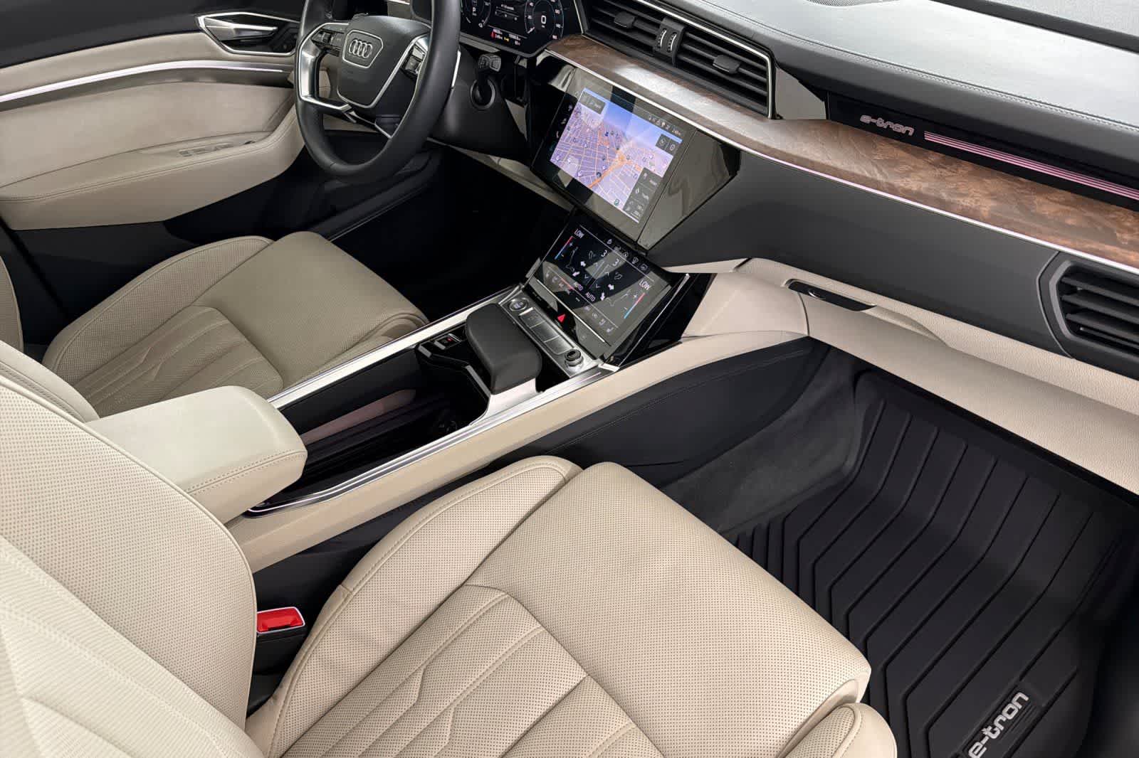 Thumbnail: 2019 Audi e-tron - 16