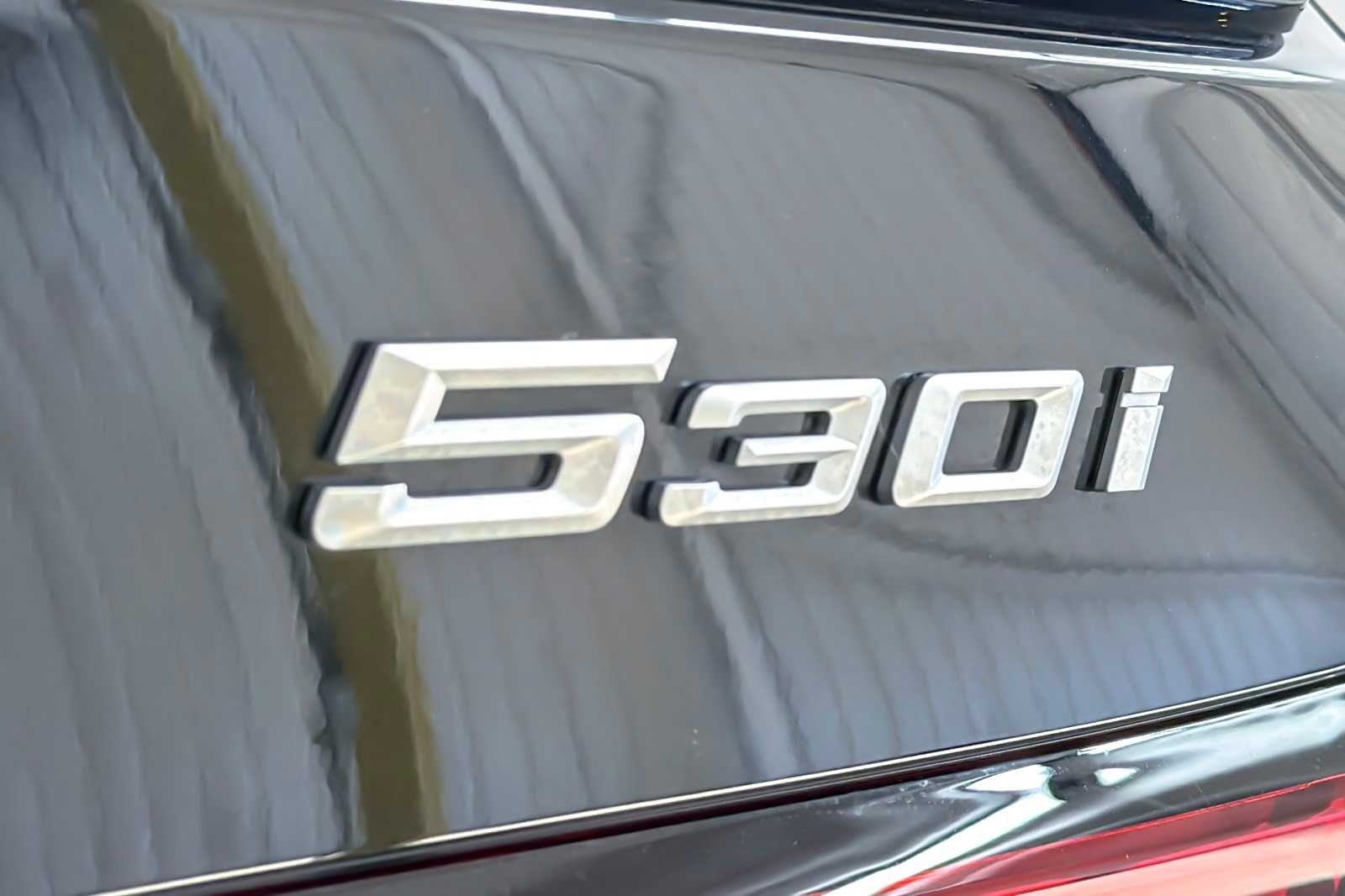 Thumbnail: 2026 BMW 5 Series - 25