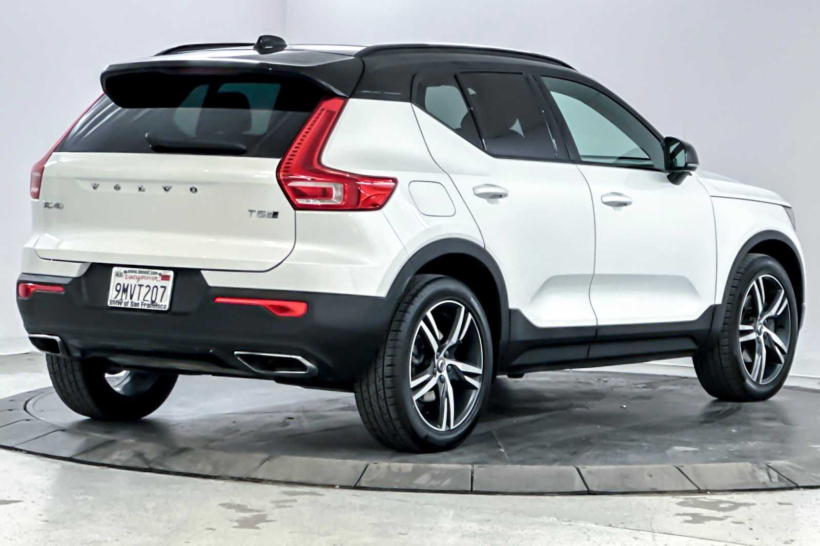 Thumbnail: 2020 Volvo XC40 - 2