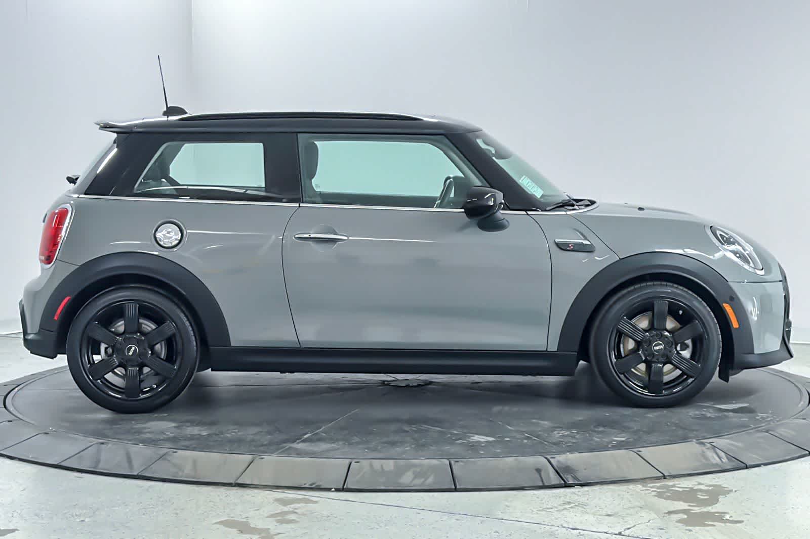 Thumbnail: 2023 MINI Cooper Hardtop - 8